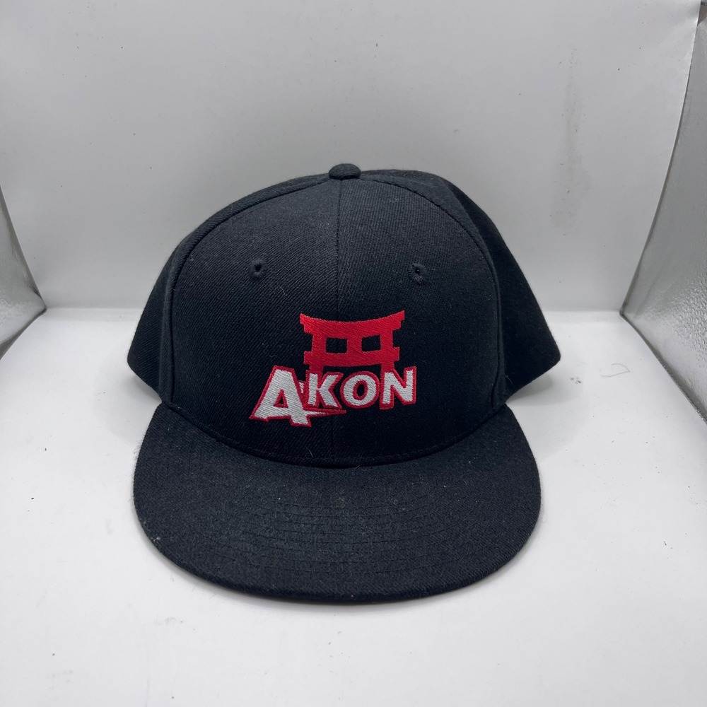 Decky Akon Snapback Hat Mens OSFM Black‎ Embroidered Logo Flat Brim Cap